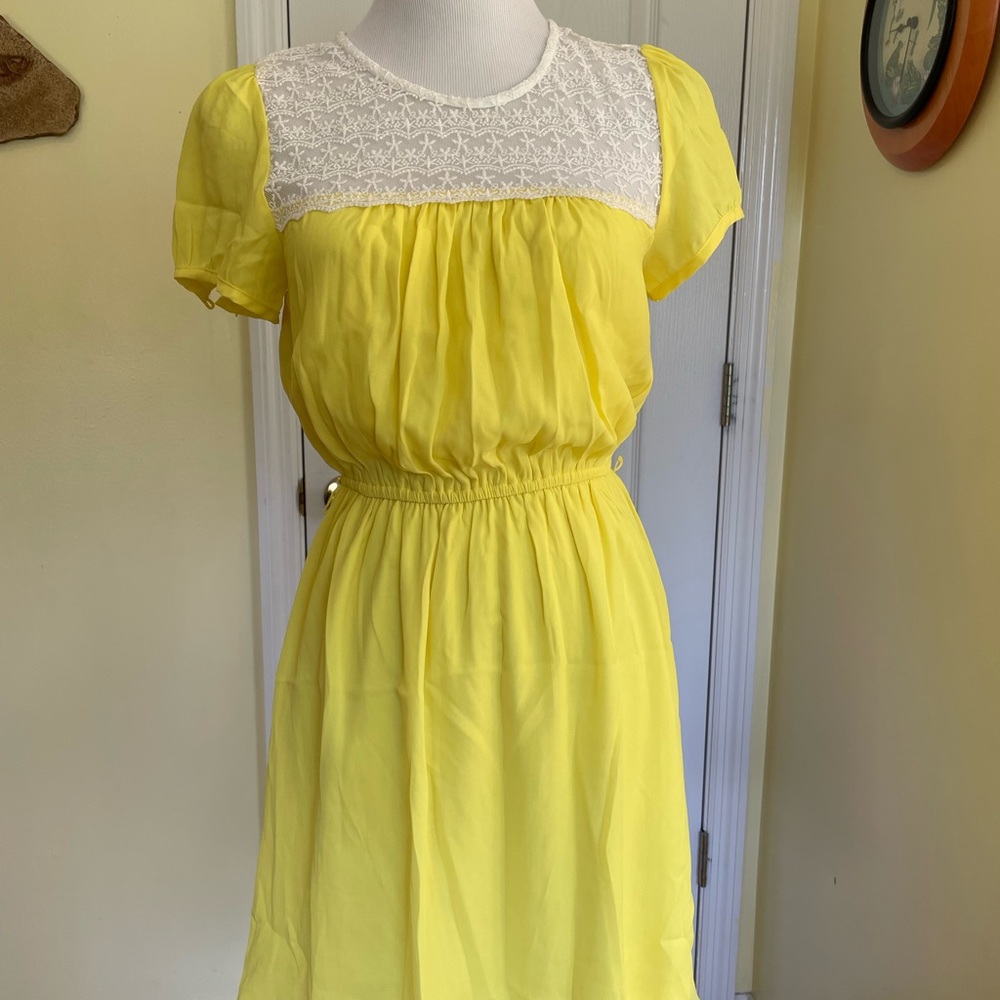 Forever 21 yellow dress with lace